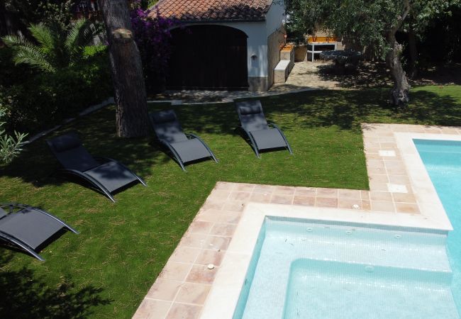 Villa en Torroella de Montgri - El Perdal - piscina privada, aire y jardín amplio.