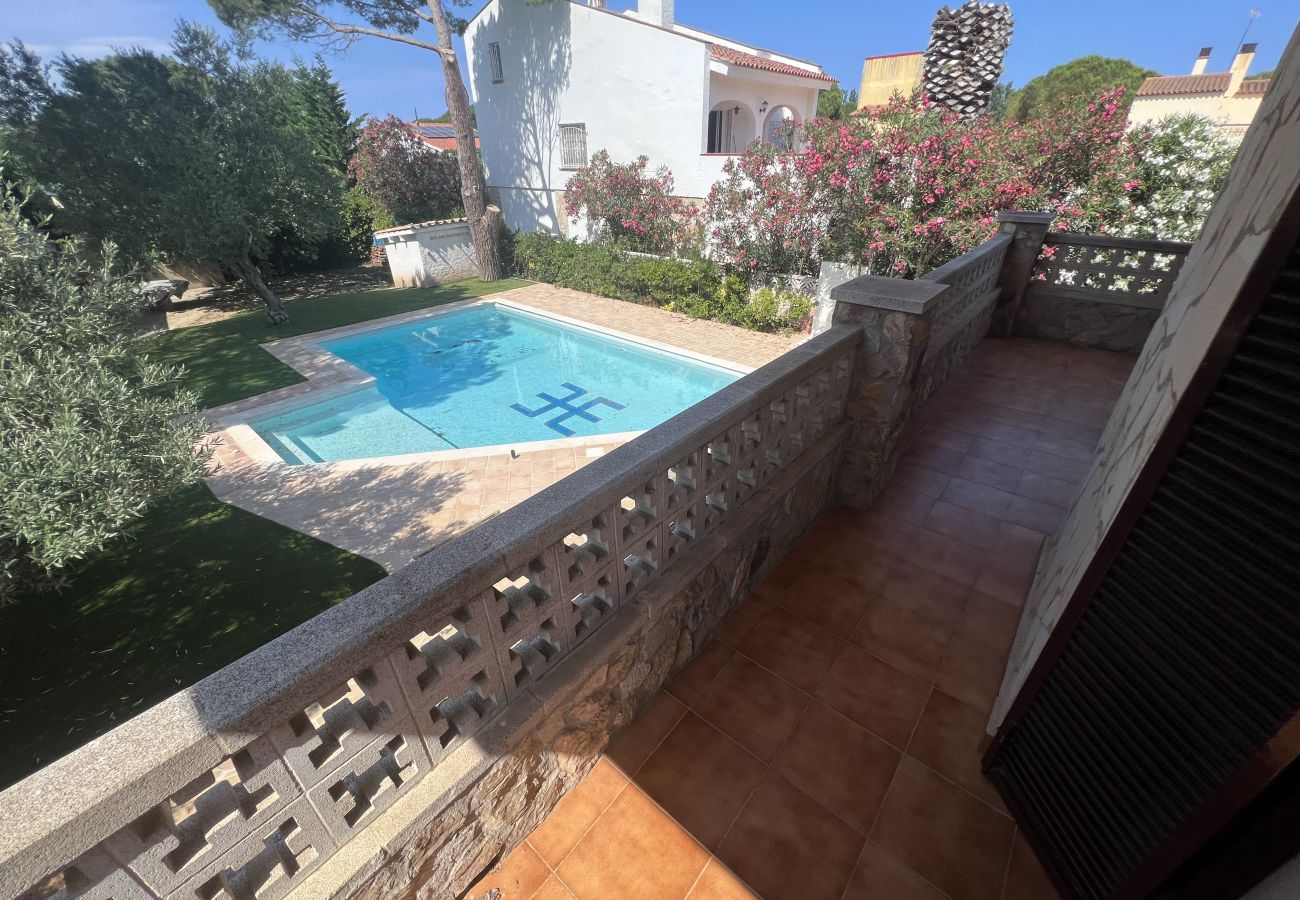 Villa en Torroella de Montgri - El Perdal - piscina privada, aire y jardín amplio.