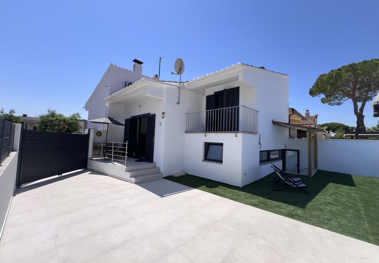 Casa adosada en Torroella de Montgri -  Garsa 3 Casa a Reformar en la Costa Brava con Jardín y Parking
