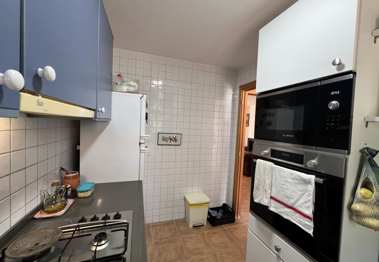 Casa adosada en Torroella de Montgri - Casa esquinera con piscina comunitaria (Nr 50)