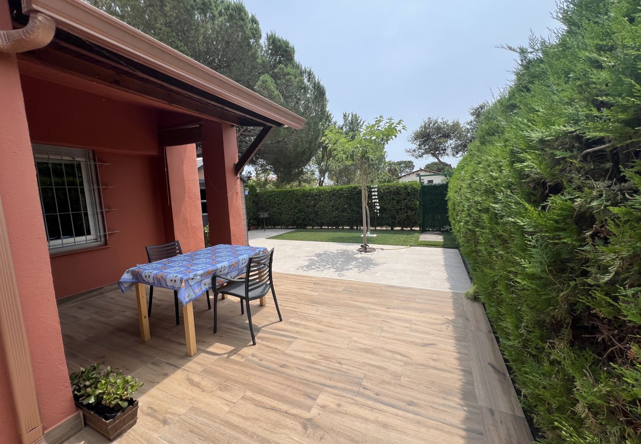 Casa adosada en Torroella de Montgri - Casa renovada con jarin privado, piscina comunitaria y parking 152
