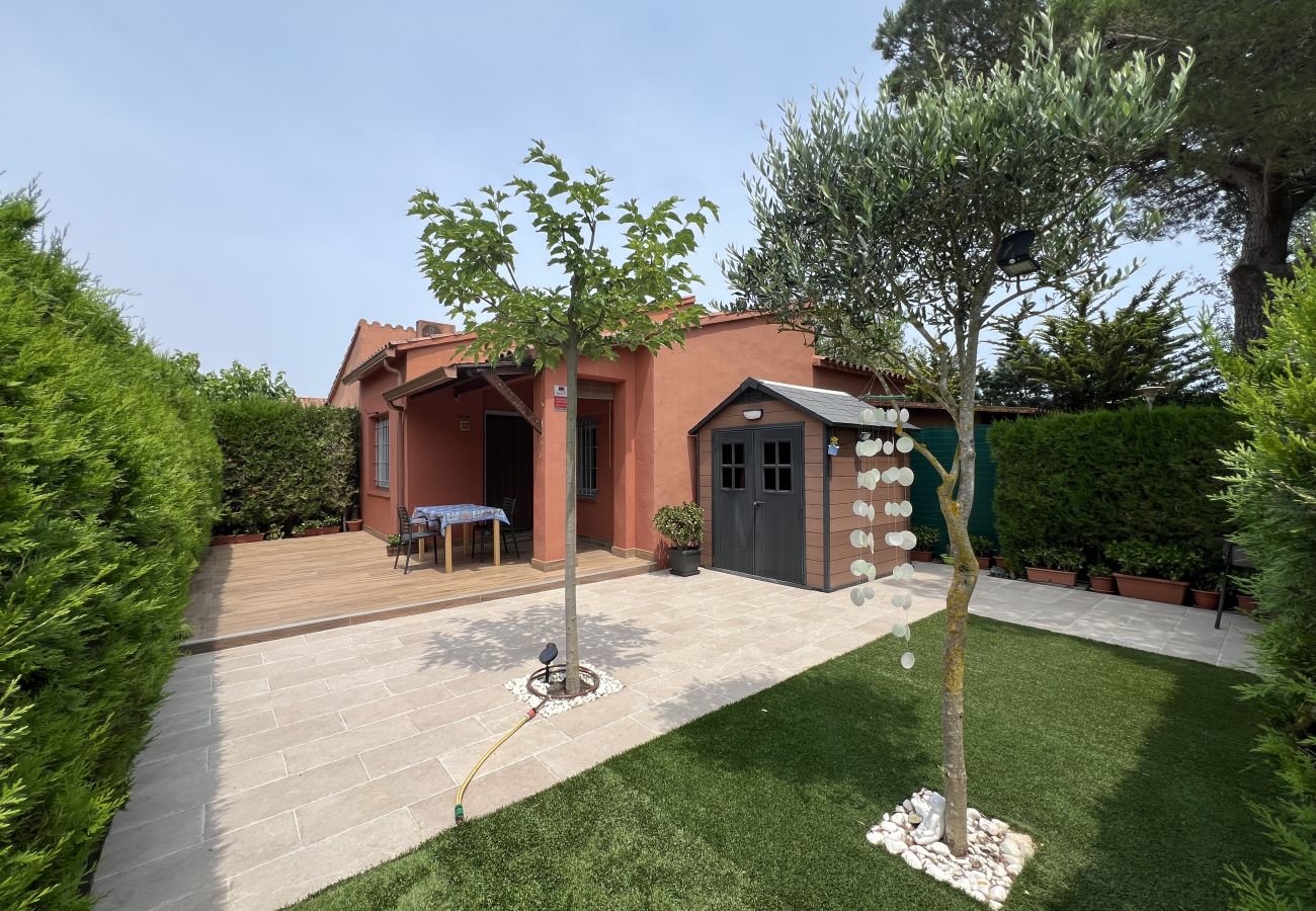 Casa adosada en Torroella de Montgri - Casa renovada con jarin privado, piscina comunitaria y parking 152