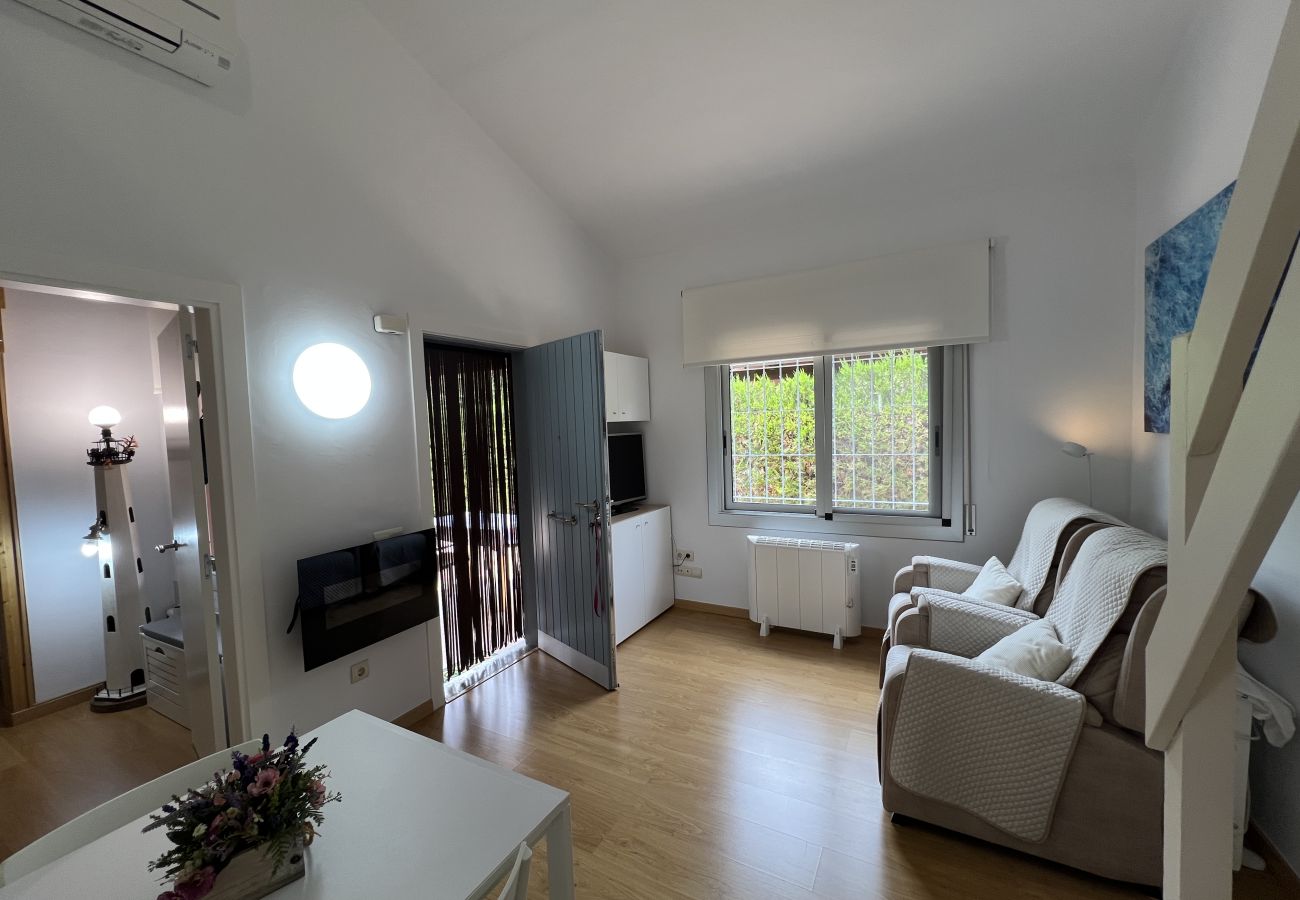 Casa adosada en Torroella de Montgri - Casa renovada con jarin privado, piscina comunitaria y parking 152