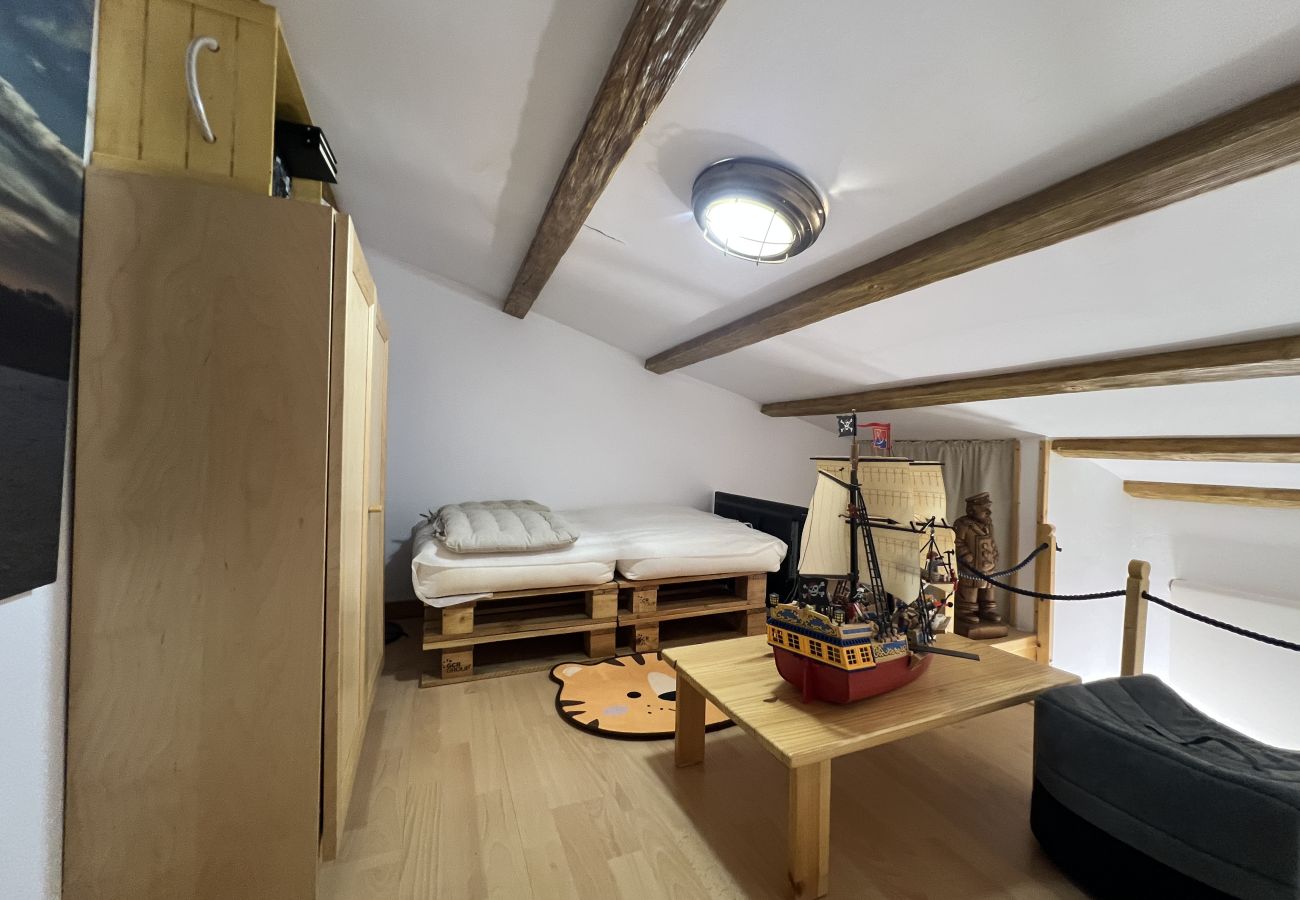 Casa adosada en Torroella de Montgri - Casa renovada con jarin privado, piscina comunitaria y parking 152