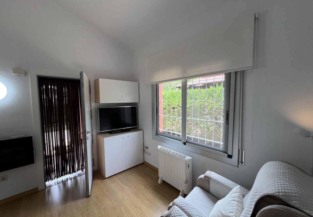 Casa adosada en Torroella de Montgri - Casa renovada con jarin privado, piscina comunitaria y parking 152