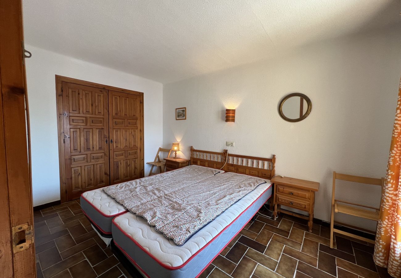 Casa adosada en Torroella de Montgri - Casa la rustica con jardin