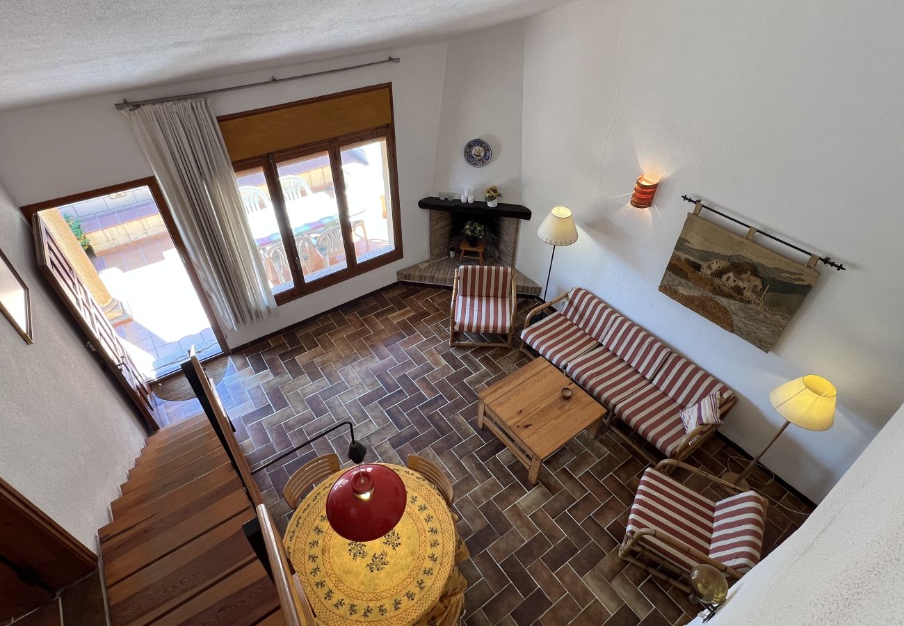 Casa adosada en Torroella de Montgri - Casa la rustica con jardin