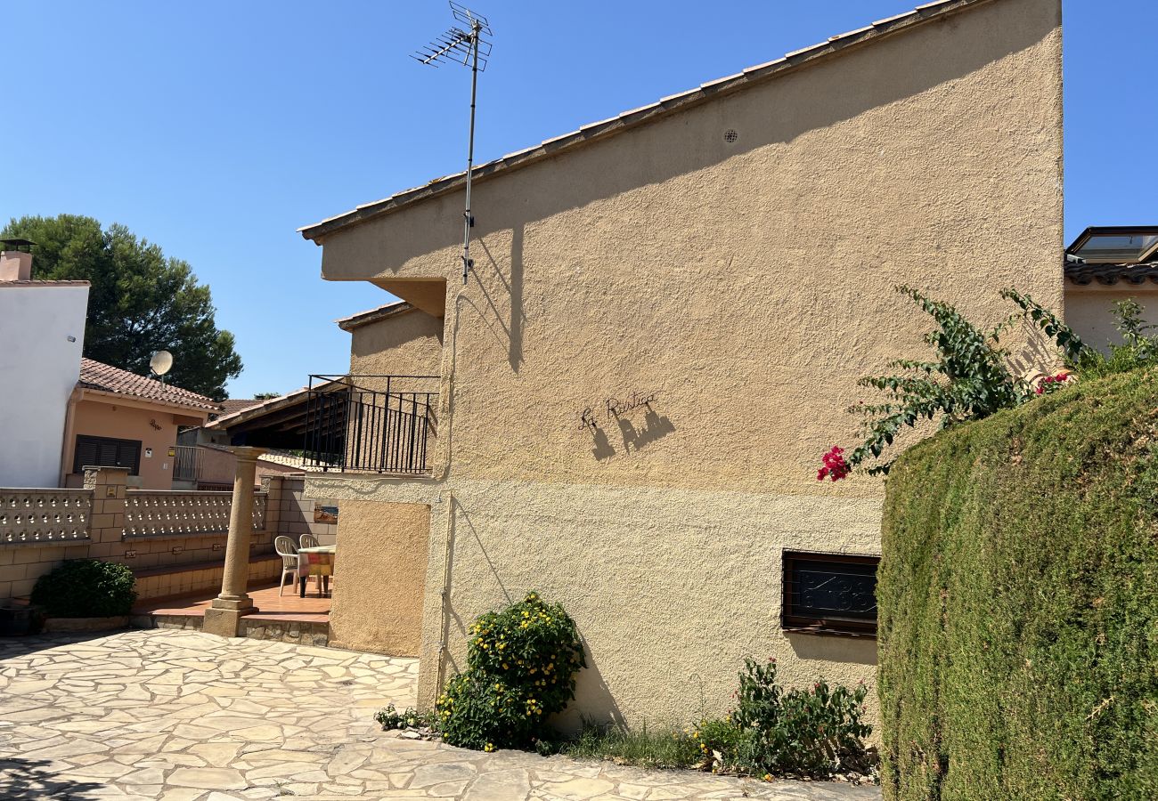 Casa adosada en Torroella de Montgri - Casa la rustica con jardin