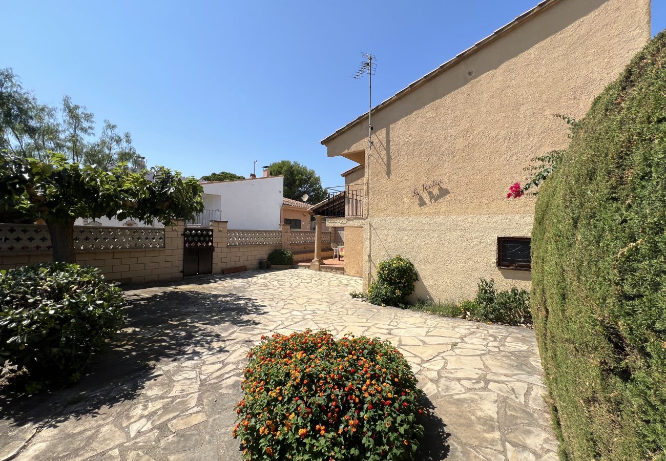 Casa adosada en Torroella de Montgri - Casa la rustica con jardin