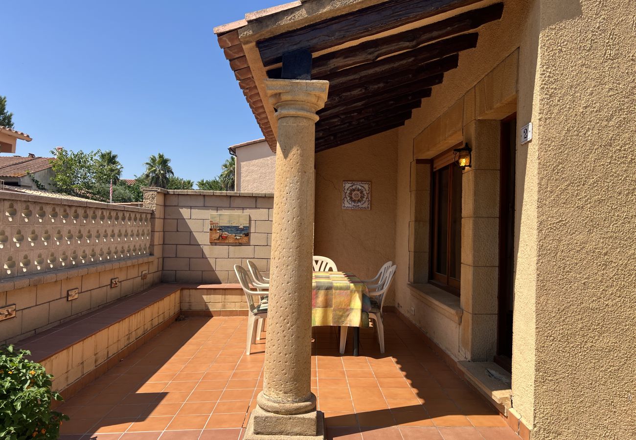 Casa adosada en Torroella de Montgri - Casa la rustica con jardin