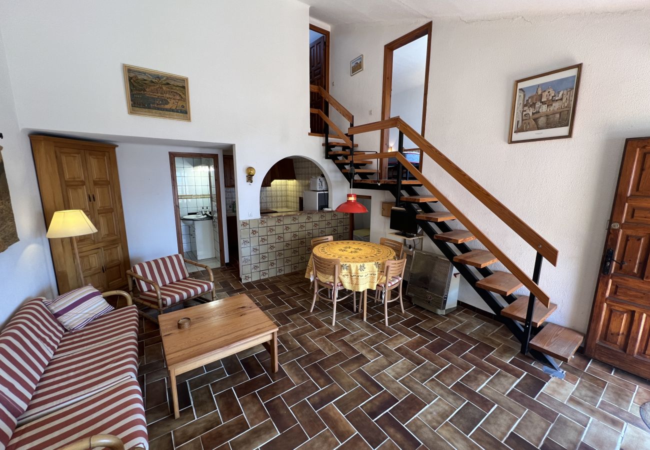 Casa adosada en Torroella de Montgri - Casa la rustica con jardin