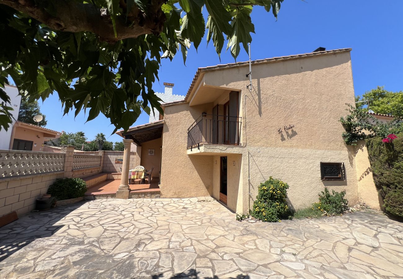 Casa adosada en Torroella de Montgri - Casa la rustica con jardin