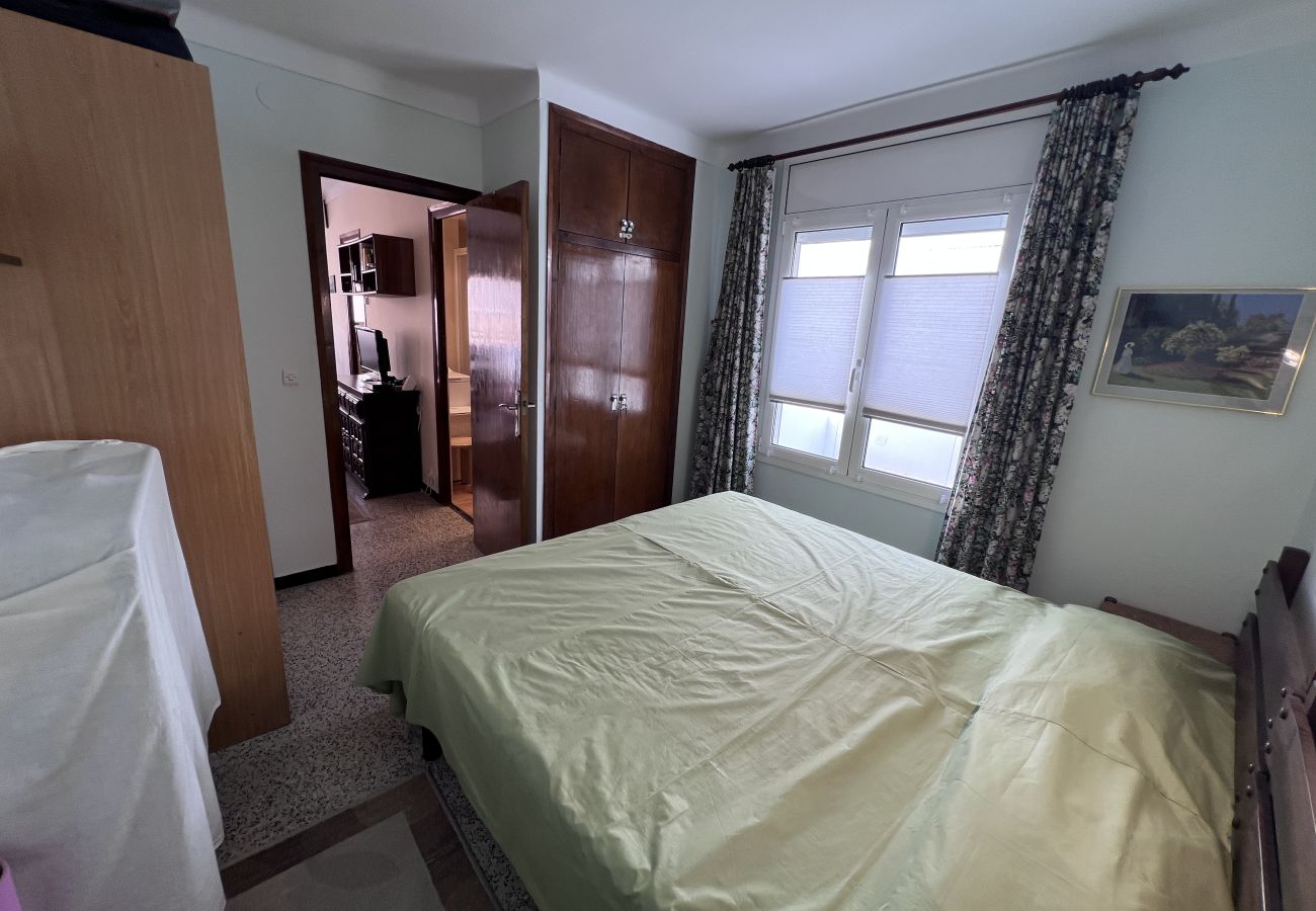 Apartamento en Estartit - Apartamento en segunda planta con aire acondicionado cerca de la playa de L’Estartit
