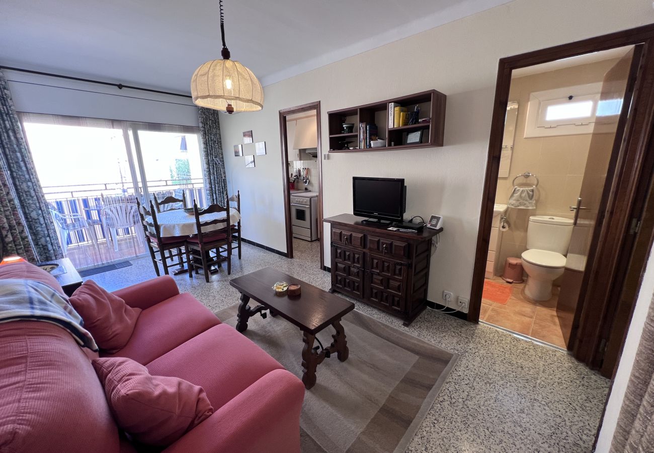 Apartamento en Estartit - Apartamento en segunda planta con aire acondicionado cerca de la playa de L’Estartit
