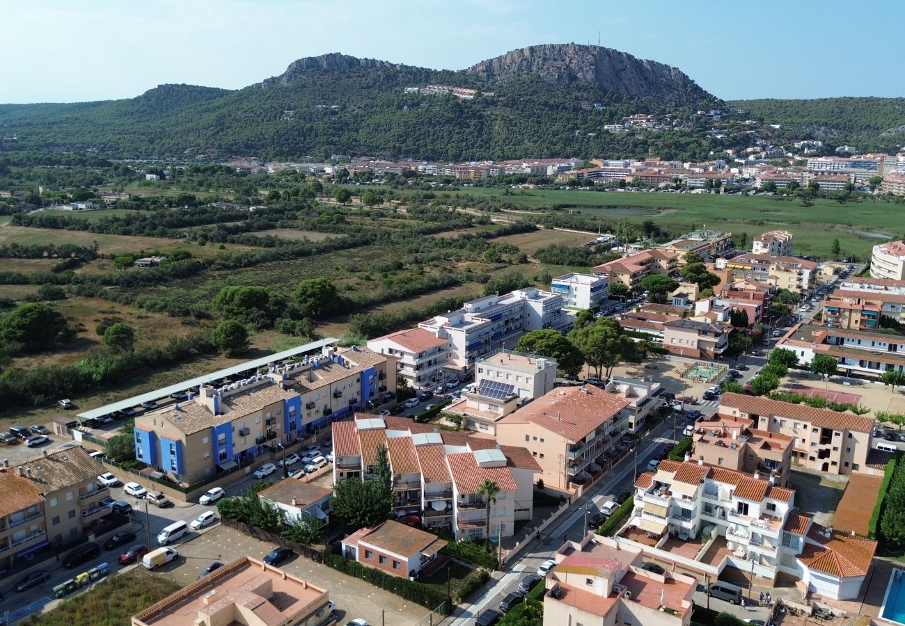 Apartamento en Estartit - Apartamento en segunda planta con aire acondicionado cerca de la playa de L’Estartit