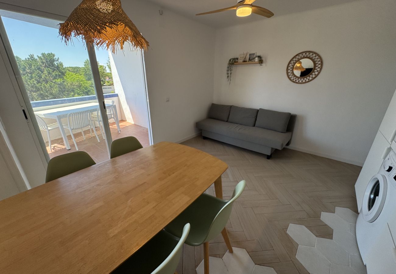 Appartement à Torroella de Montgri - 21D rénové, piscine commune et licence d'utilisation touristique