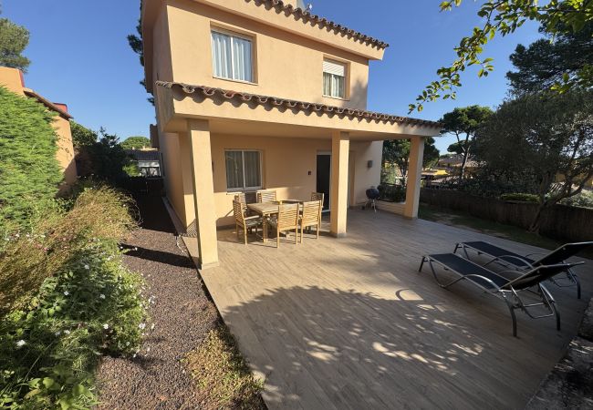 Villa in Pals - Pinamar 2 - Pool, A/C and near the beach Villa in Pals - Pinamar 2 - Pool, A/C and near the beach