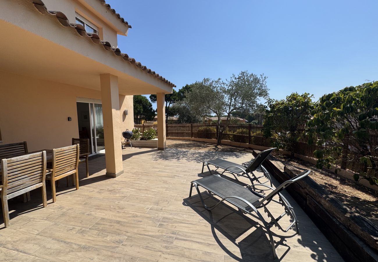 Villa in Pals - Pinamar 2 - Pool, A/C and near the beach