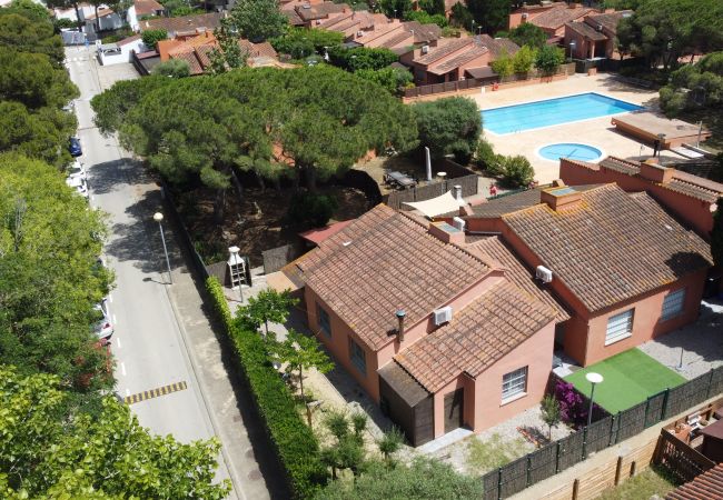 House in Torroella de Montgri - Gregal 1113 - Close to the beach, A/C and with pool House in Torroella de Montgri - Gregal 1113 - Close to the beach, A/C and with pool