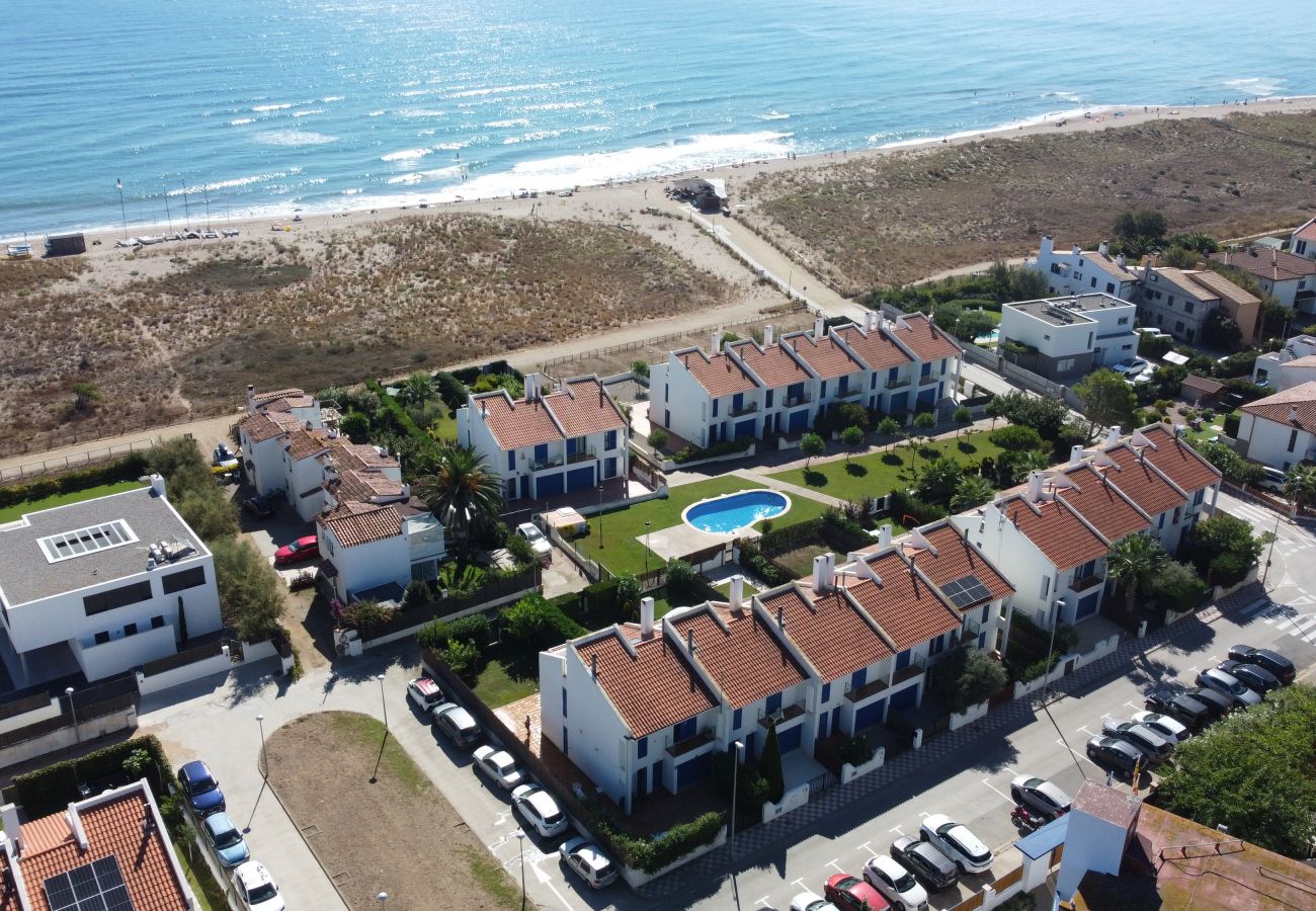 House in Torroella de Montgri - Les Dunes 17 - Beachfront,  pool and with A/C