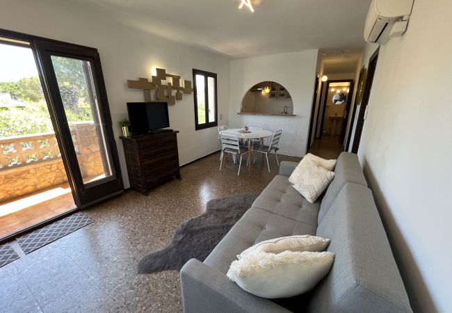 Apartment in Torroella de Montgri - El Perdal Upstairs - Aircon. Wi-Fi, BBQ Apartment in Torroella de Montgri - El Perdal Upstairs - Aircon. Wi-Fi, BBQ