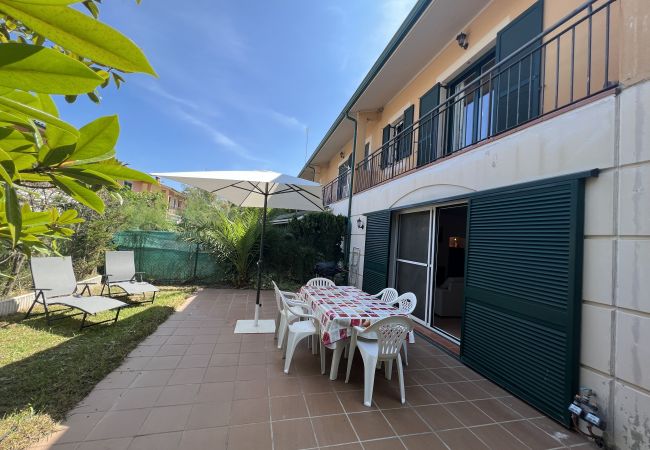 House in Torroella de Montgri - Daró 3D 35 - 150m from the beach, corner house and pool House in Torroella de Montgri - Daró 3D 35 - 150m from the beach, corner house and pool