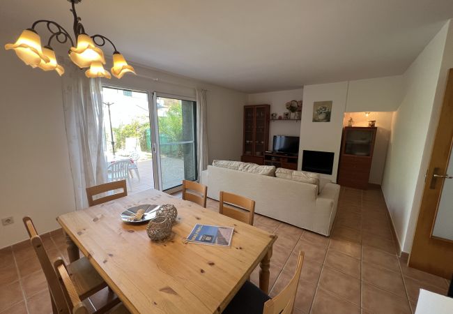 House in Torroella de Montgri - Daró 3D 35 - 150m from the beach, corner house and pool House in Torroella de Montgri - Daró 3D 35 - 150m from the beach, corner house and pool