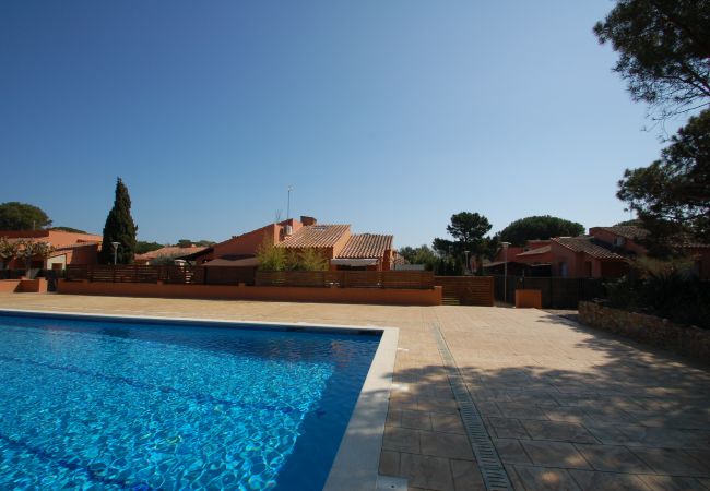 Bungalow in Torroella de Montgri - Gregal 4446 garden, pool and aircon Bungalow in Torroella de Montgri - Gregal 4446 garden, pool and aircon