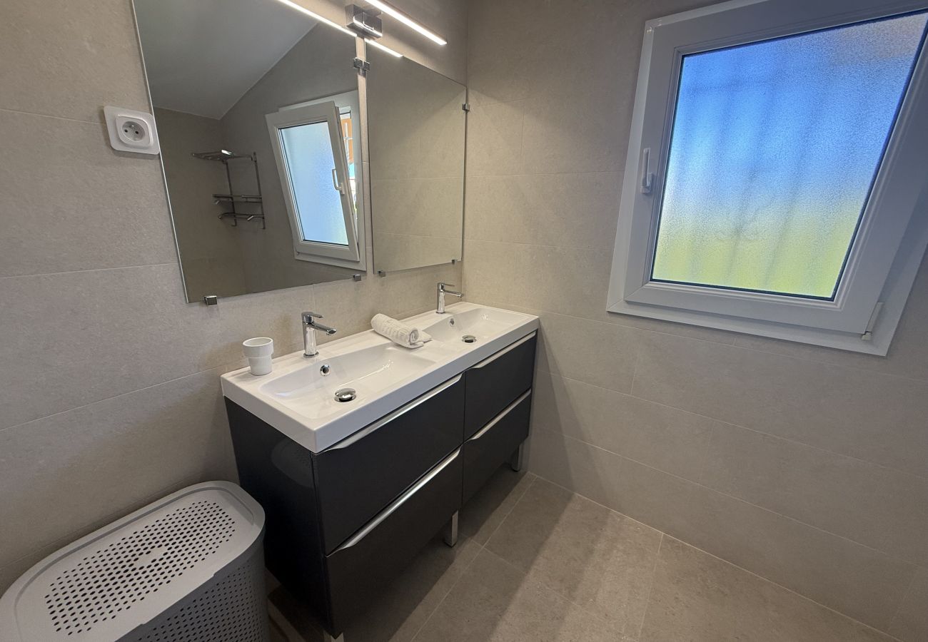 Villa in Torroella de Montgri - El Perdal renovated - private pool, A/C and large garden