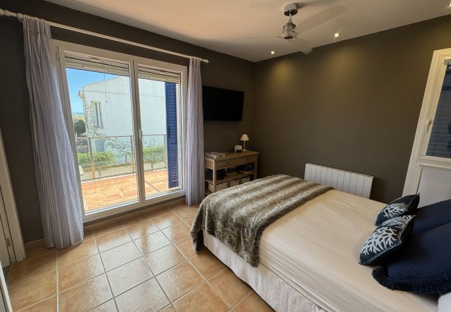 Terraced House in Torroella de Montgri - Les Dunes 107 - 60 m from the beach, aircon,  pool and garden Terraced House in Torroella de Montgri - Les Dunes 107 - 60 m from the beach, aircon,  pool and garden