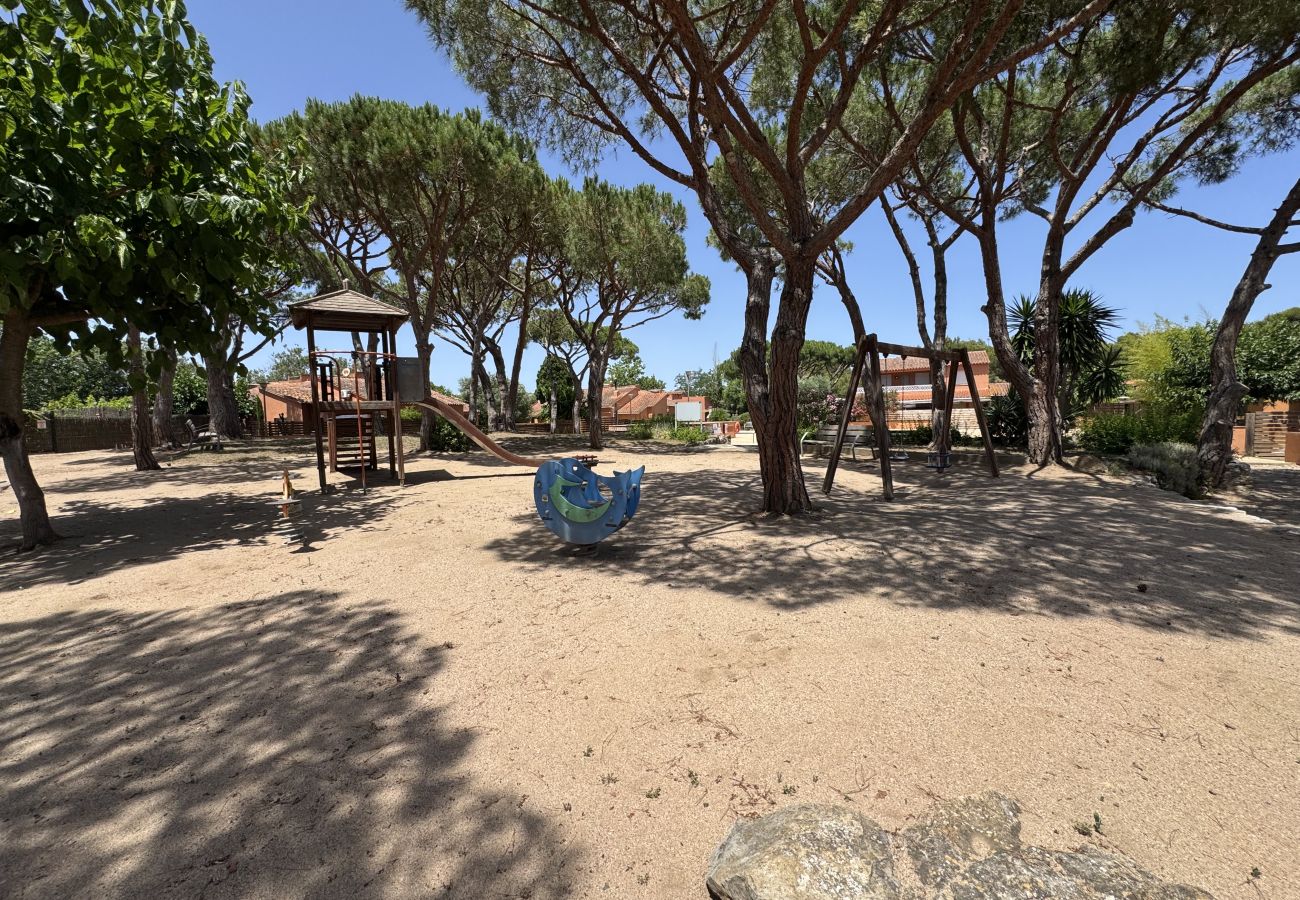 Bungalow in Torroella de Montgri - Gregal 134136 - A/C, pool and near the beach