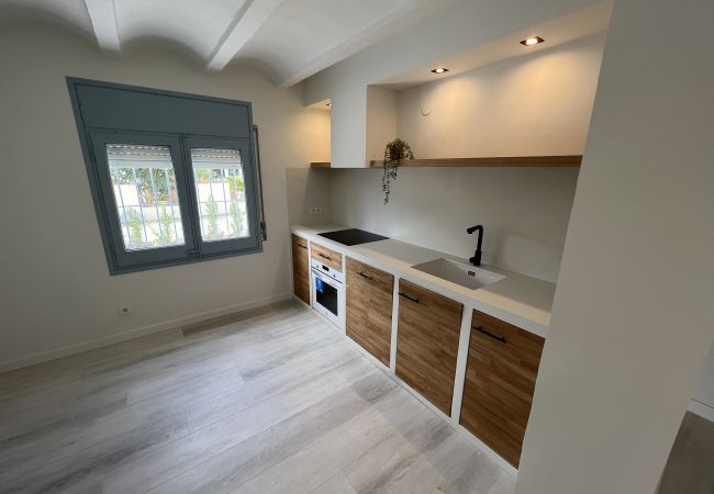 Semi-detached house in Torroella de Montgri - Stylishly renovated 3-bedroom beach home