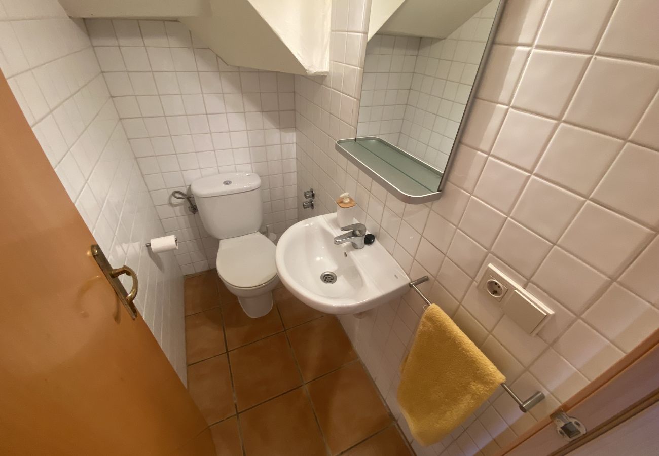 Terraced House in Torroella de Montgri - Corner house just steps from the beach (Tourist license)
