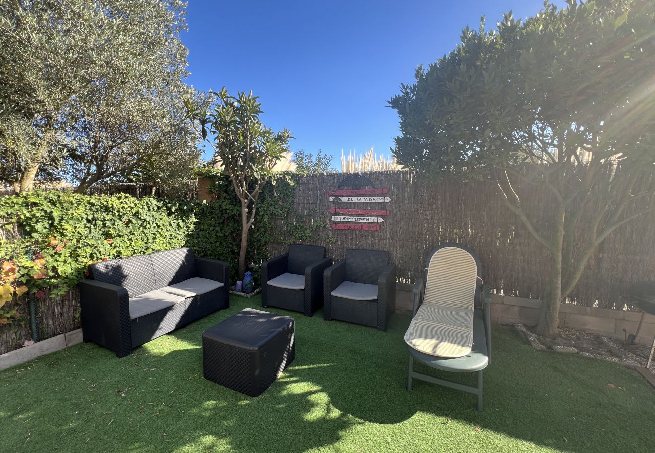 Terraced House in Torroella de Montgri - Corner house on one floor with 2 bedrooms and a communal pool