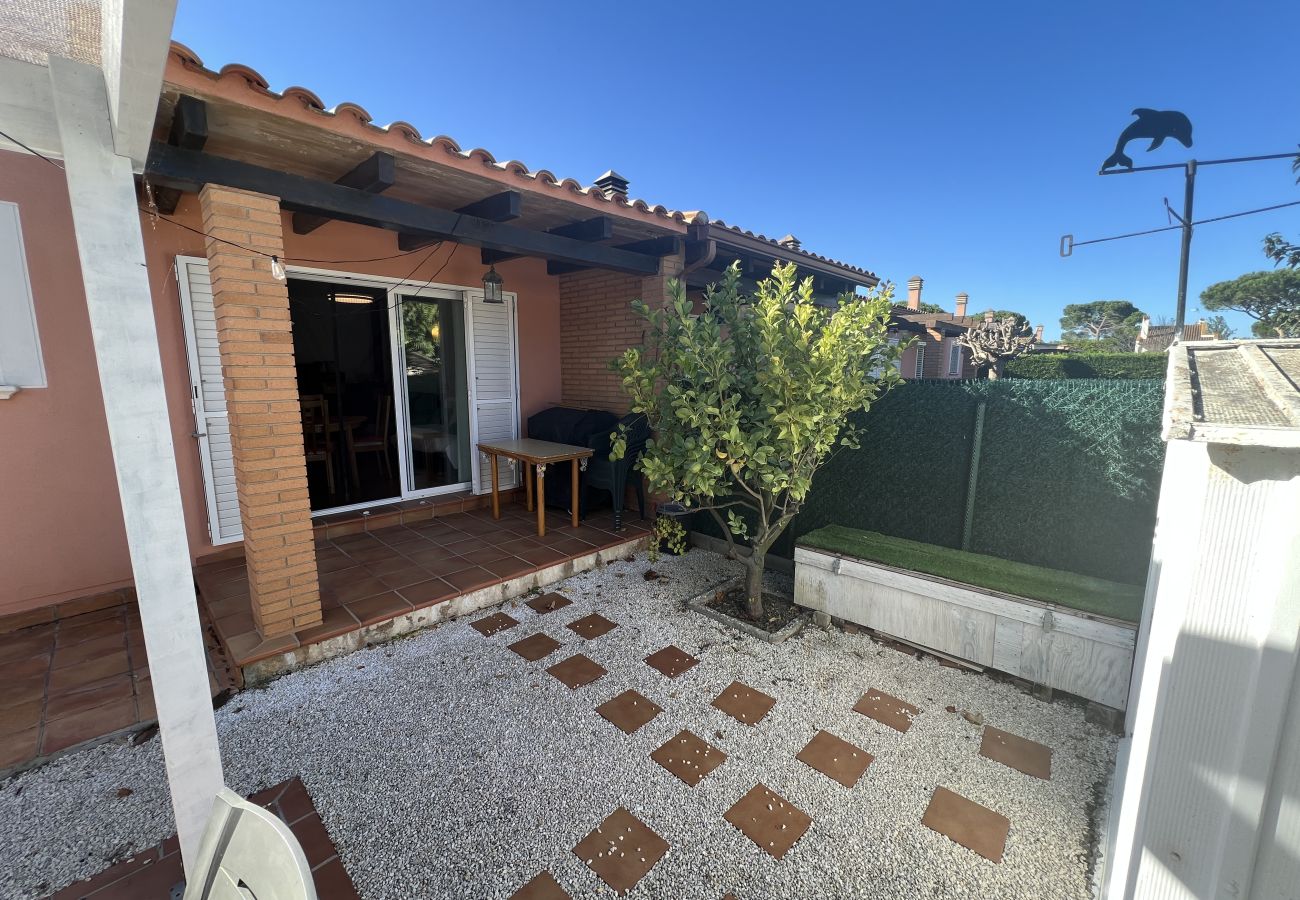 Terraced House in Torroella de Montgri - Corner house on one floor with 2 bedrooms and a communal pool