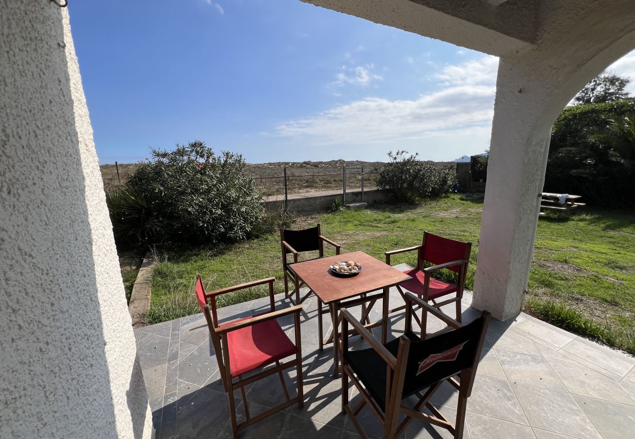 Apartment in Torroella de Montgri - Beachfront groundfloor apartmet