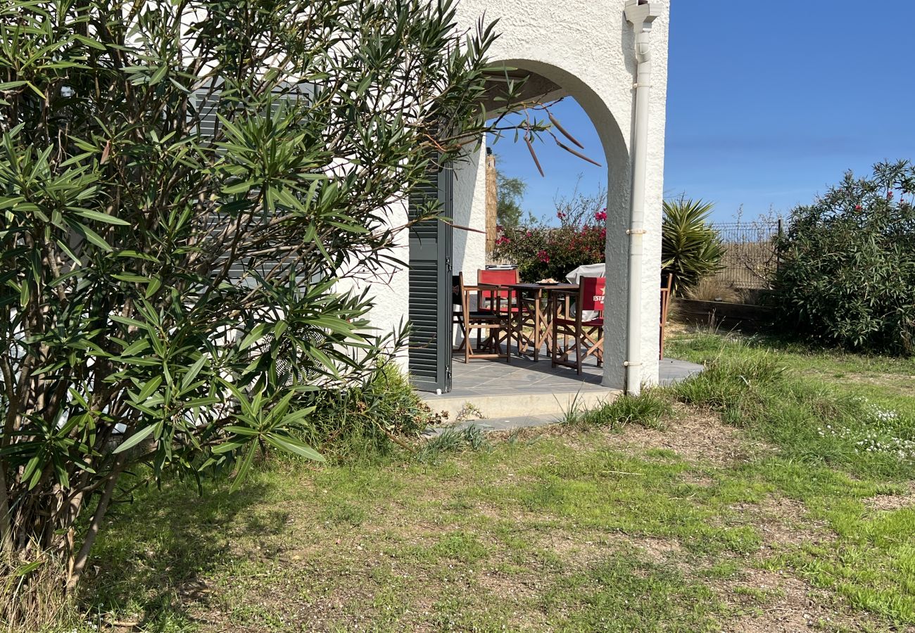Apartment in Torroella de Montgri - Beachfront groundfloor apartmet