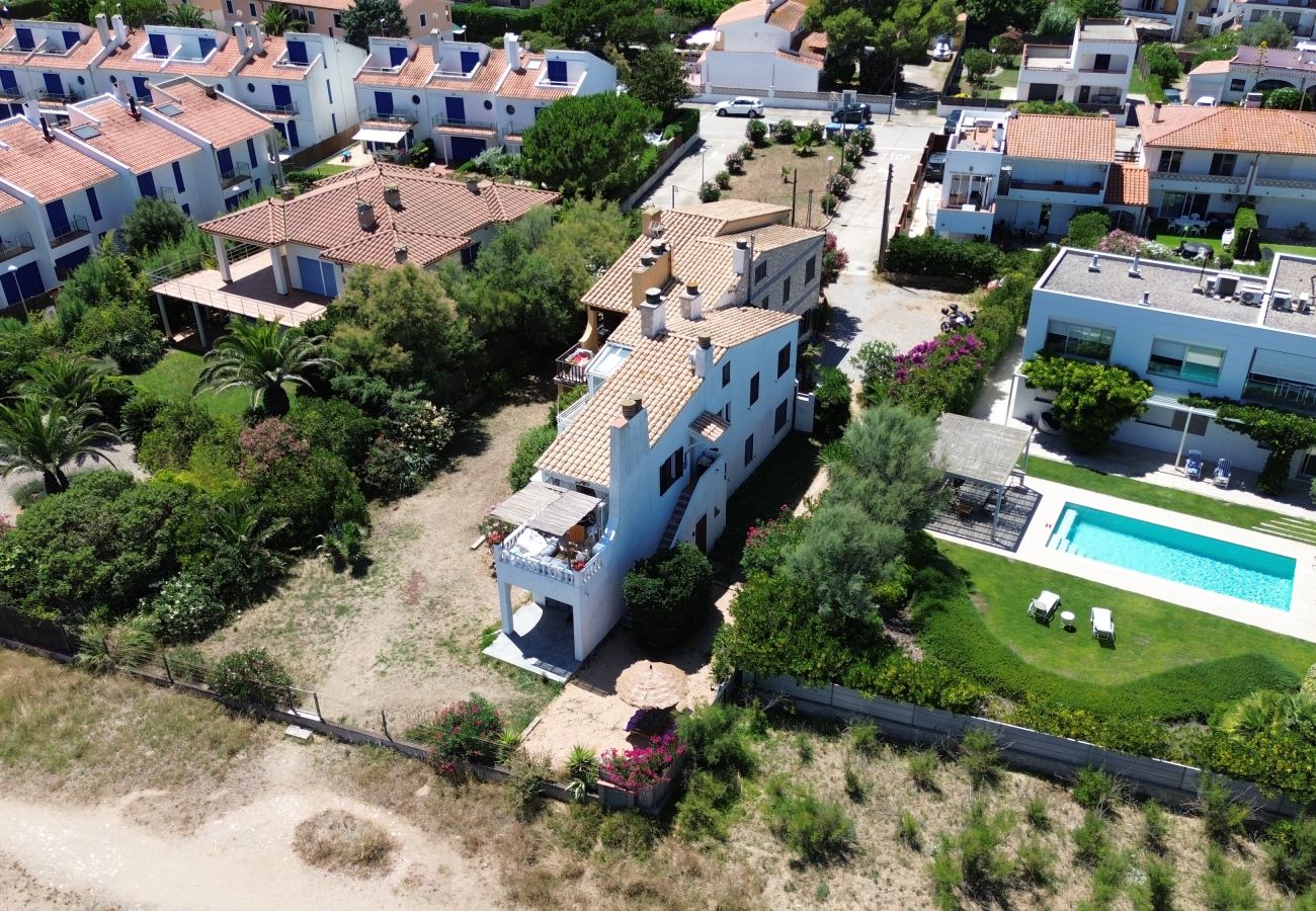 Apartment in Torroella de Montgri - Beachfront groundfloor apartmet
